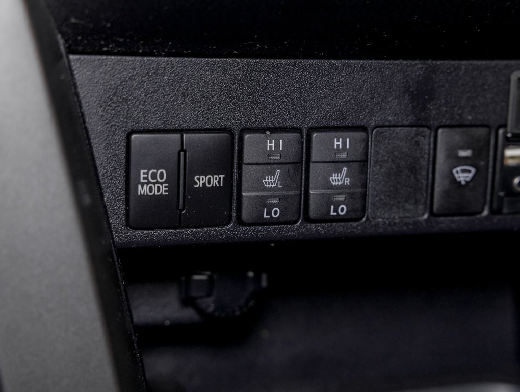 2018 Toyota RAV4 in St-Jérôme, Quebec - 20 - w1024h768px