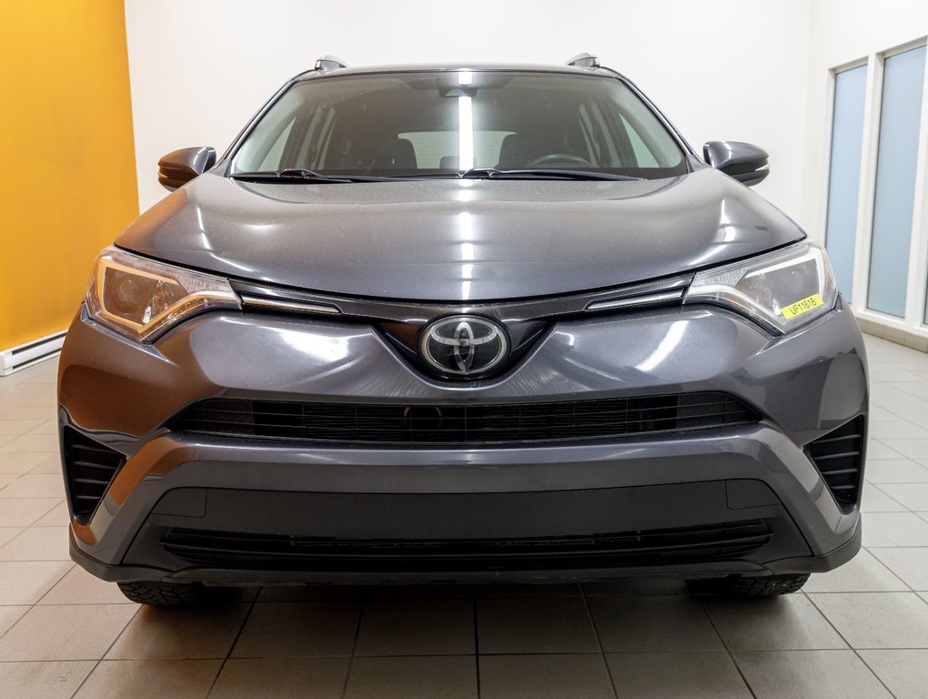 2018 Toyota RAV4 in St-Jérôme, Quebec - 4 - w1024h768px