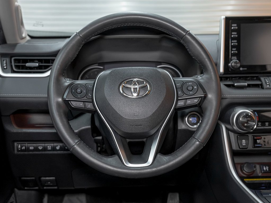 2019 Toyota RAV4 in St-Jérôme, Quebec - 14 - w1024h768px