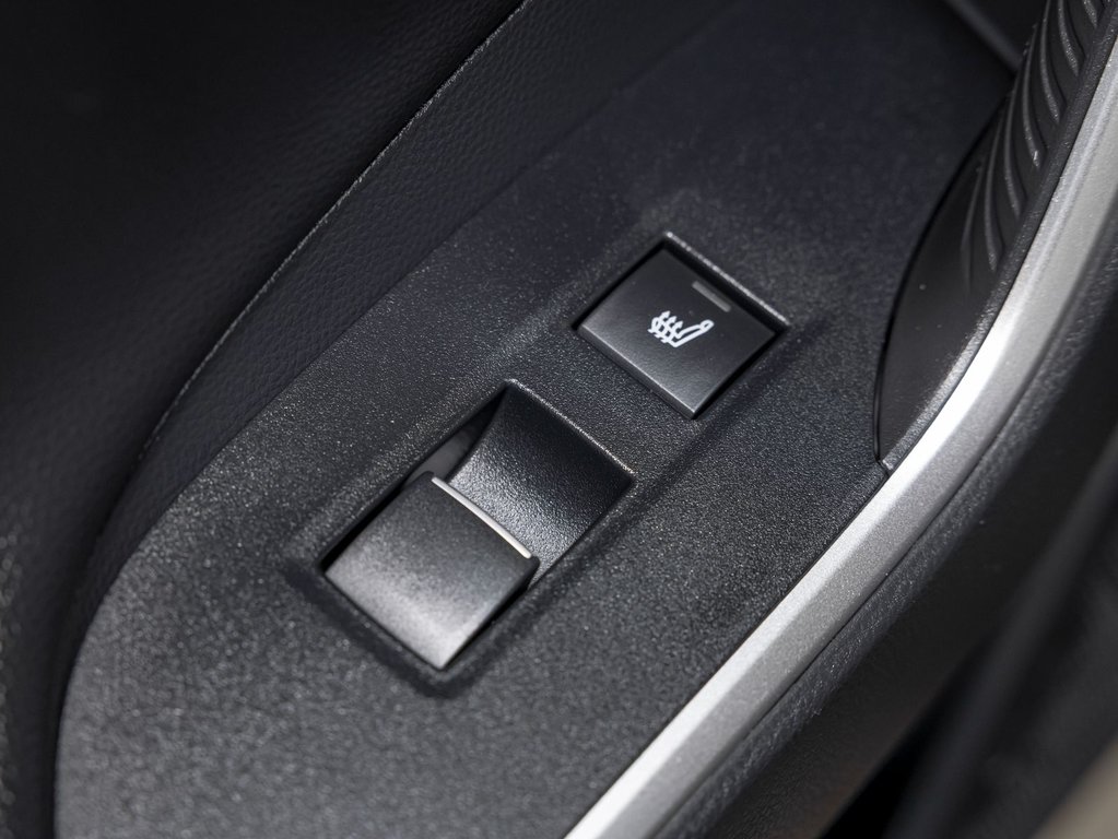 2019 Toyota RAV4 in St-Jérôme, Quebec - 32 - w1024h768px
