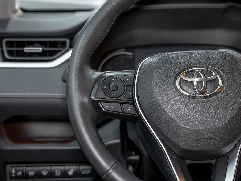 2019 Toyota RAV4 in St-Jérôme, Quebec - 15 - w1024h768px