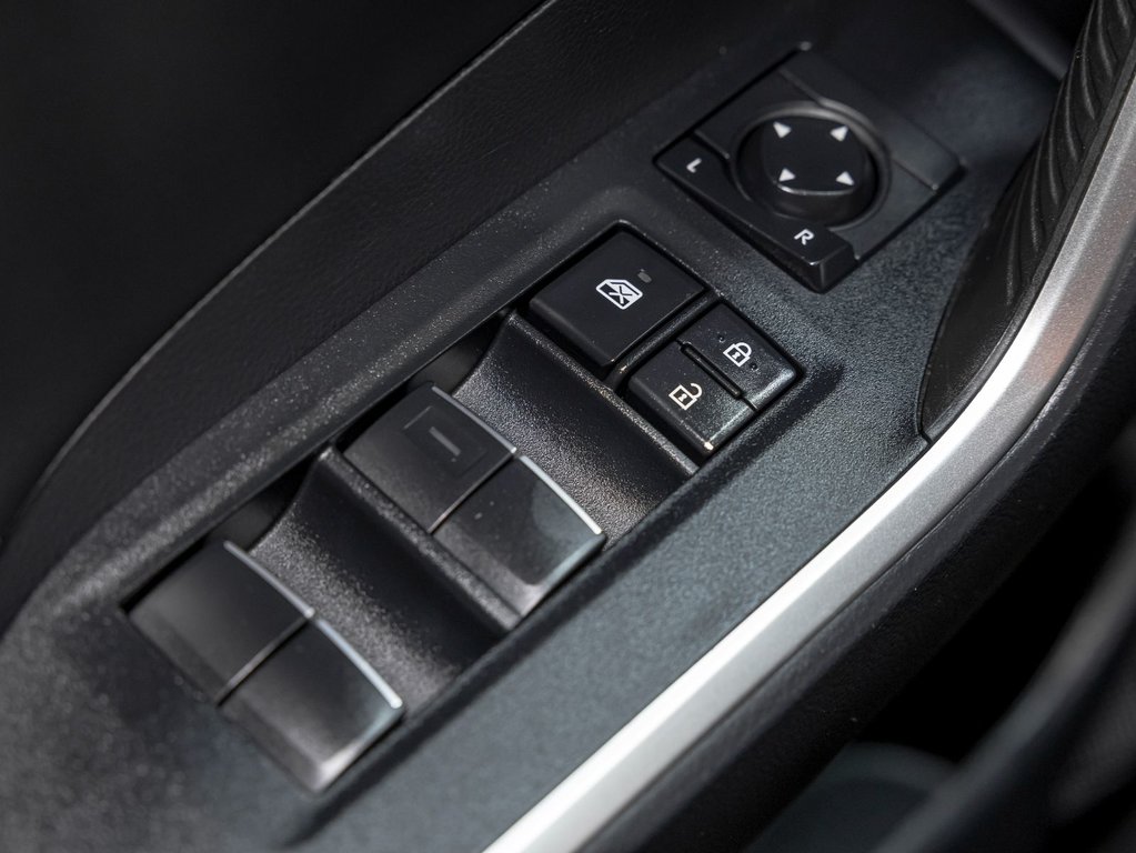 2019 Toyota RAV4 in St-Jérôme, Quebec - 28 - w1024h768px
