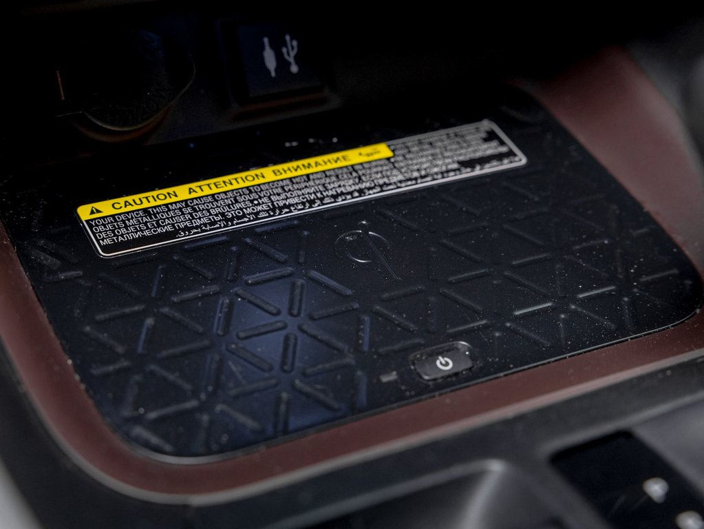 2019 Toyota RAV4 in St-Jérôme, Quebec - 26 - w1024h768px