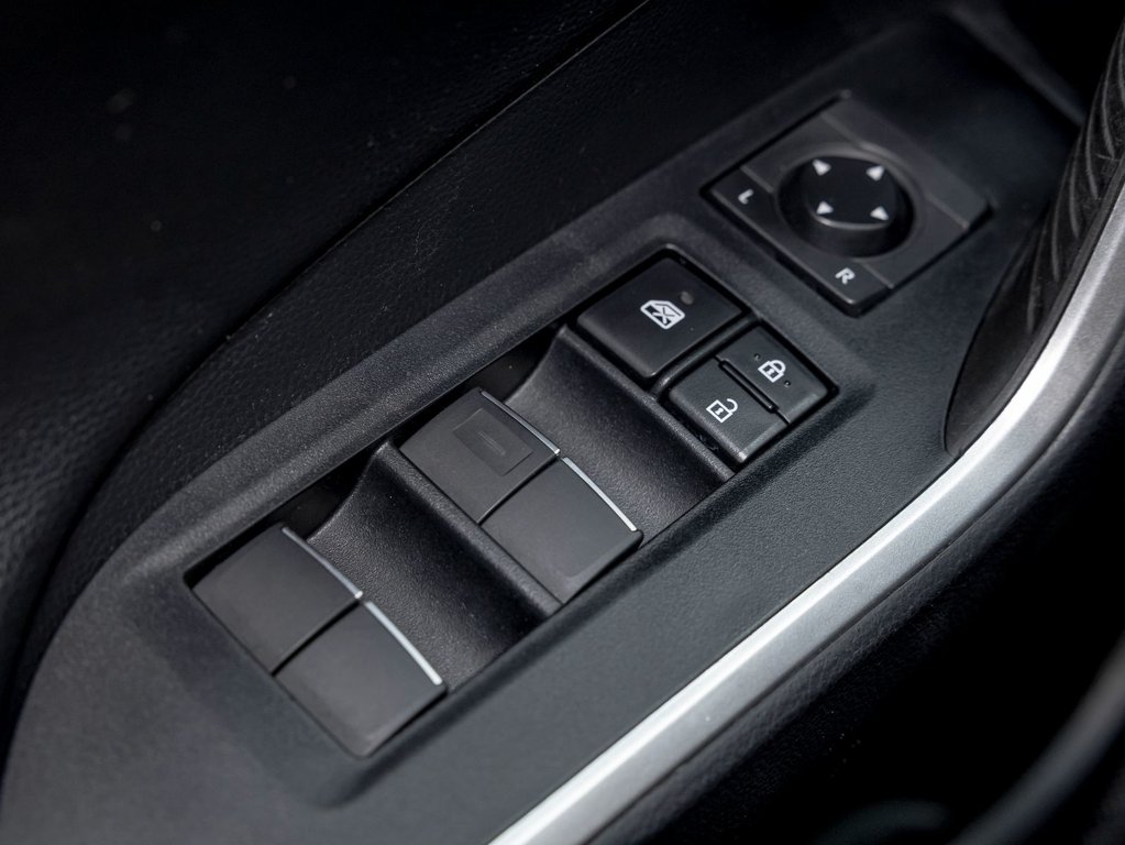 2019 Toyota RAV4 in St-Jérôme, Quebec - 29 - w1024h768px