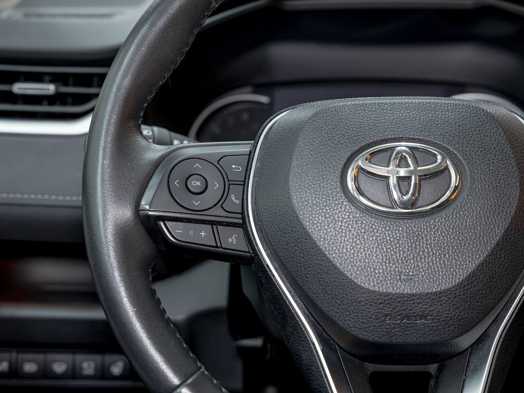 2019 Toyota RAV4 in St-Jérôme, Quebec - 15 - w1024h768px