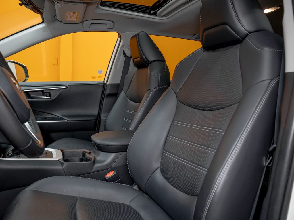 2019 Toyota RAV4 in St-Jérôme, Quebec - 11 - w1024h768px