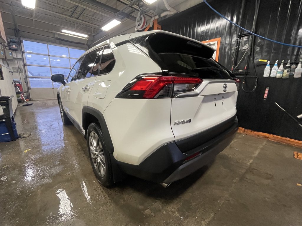 Toyota RAV4  2019 à St-Jérôme, Québec - 6 - w1024h768px