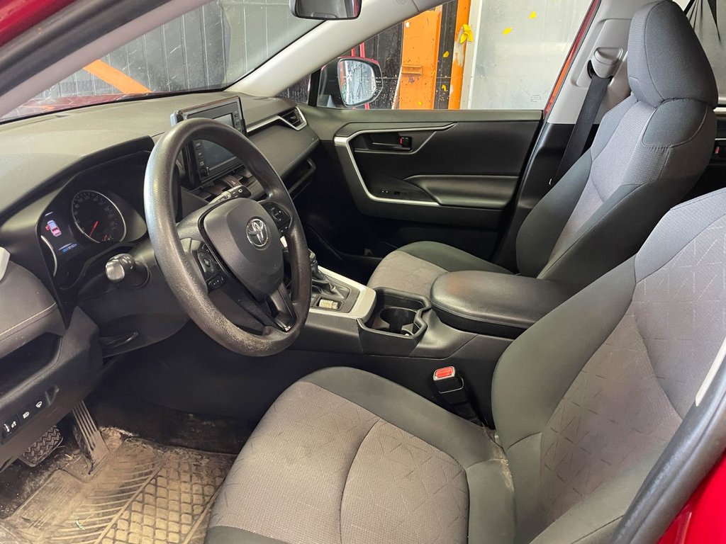 Toyota RAV4  2019 à St-Jérôme, Québec - 3 - w1024h768px