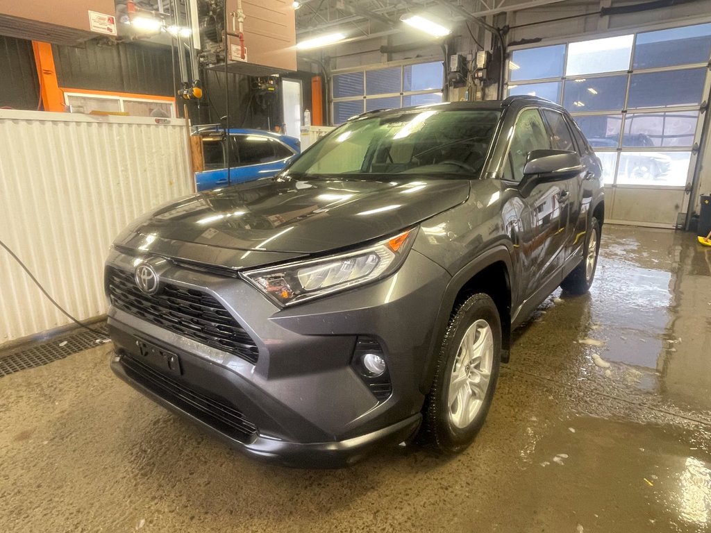 2021 Toyota RAV4 in St-Jérôme, Quebec - 1 - w1024h768px