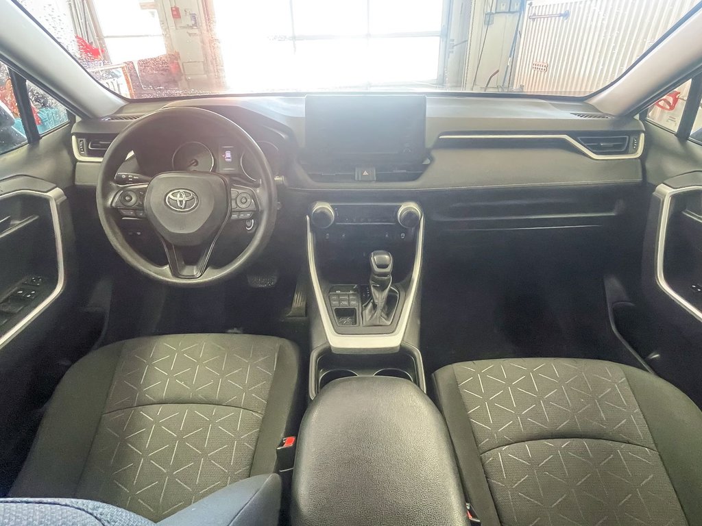 2021 Toyota RAV4 in St-Jérôme, Quebec - 10 - w1024h768px