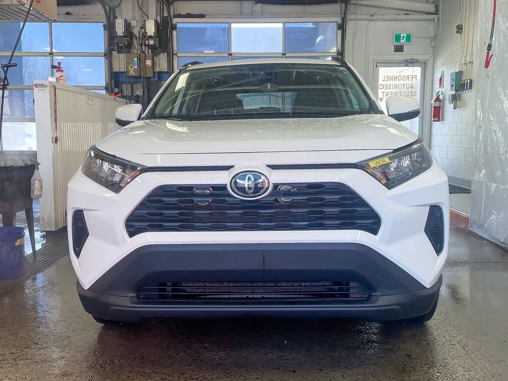 2021 Toyota RAV4 in St-Jérôme, Quebec - 4 - w1024h768px