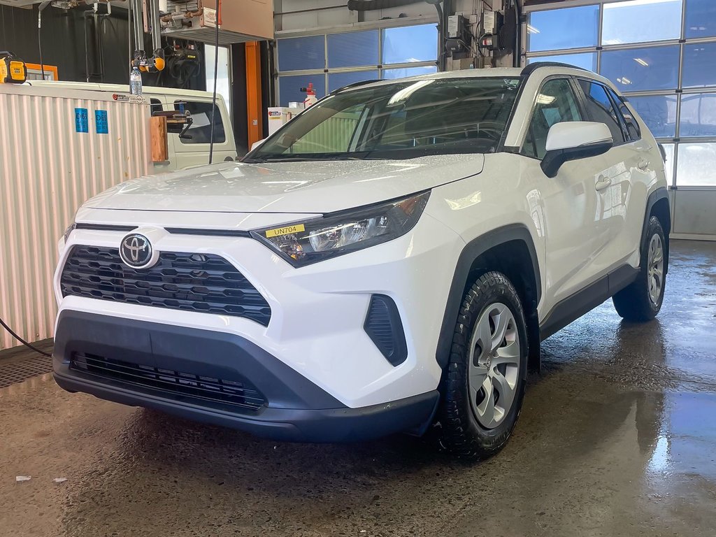 2021 Toyota RAV4 in St-Jérôme, Quebec - 1 - w1024h768px