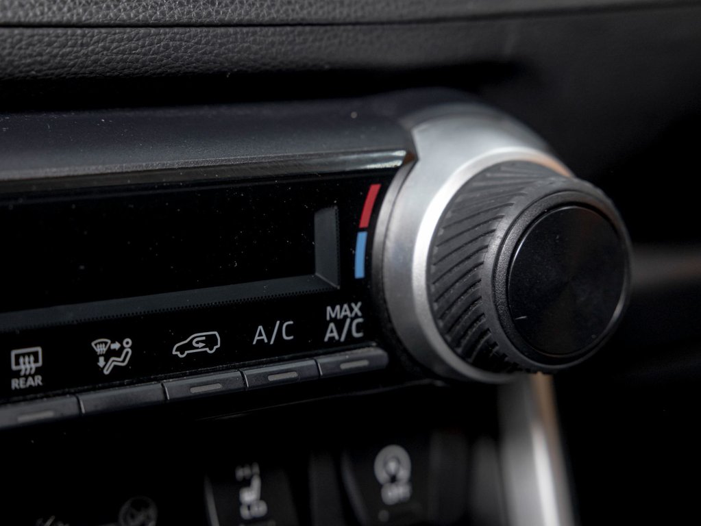 Toyota RAV4  2021 à St-Jérôme, Québec - 18 - w1024h768px