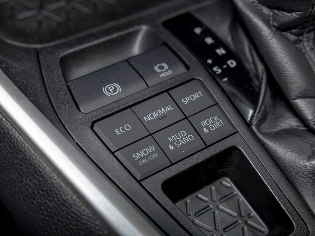 Toyota RAV4  2021 à St-Jérôme, Québec - 22 - w1024h768px