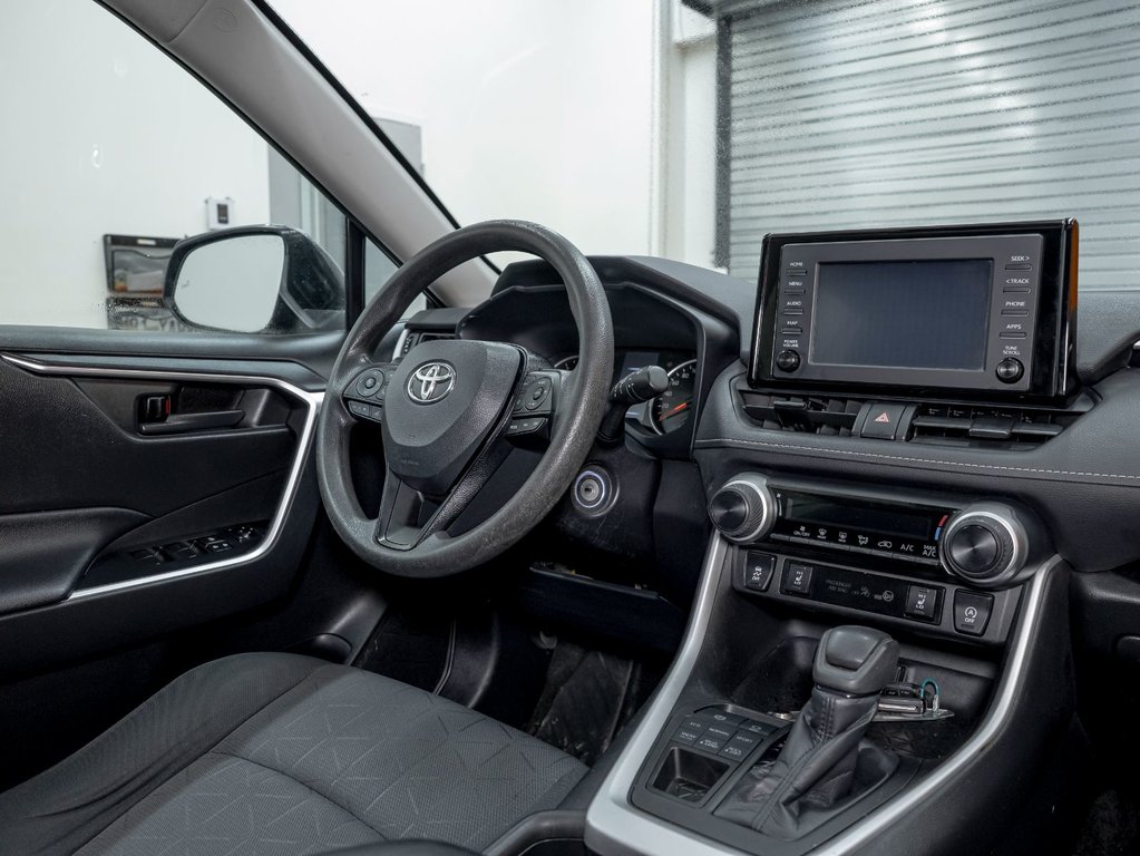 Toyota RAV4  2021 à St-Jérôme, Québec - 24 - w1024h768px
