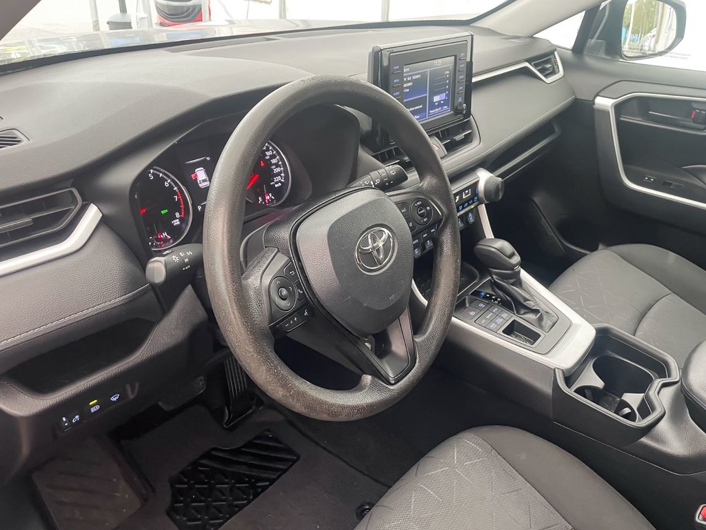 Toyota RAV4  2021 à St-Jérôme, Québec - 3 - w1024h768px