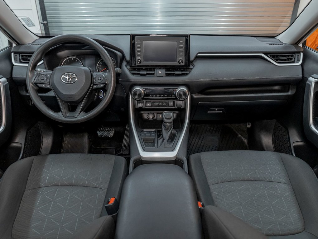 2022 Toyota RAV4 in St-Jérôme, Quebec - 11 - w1024h768px