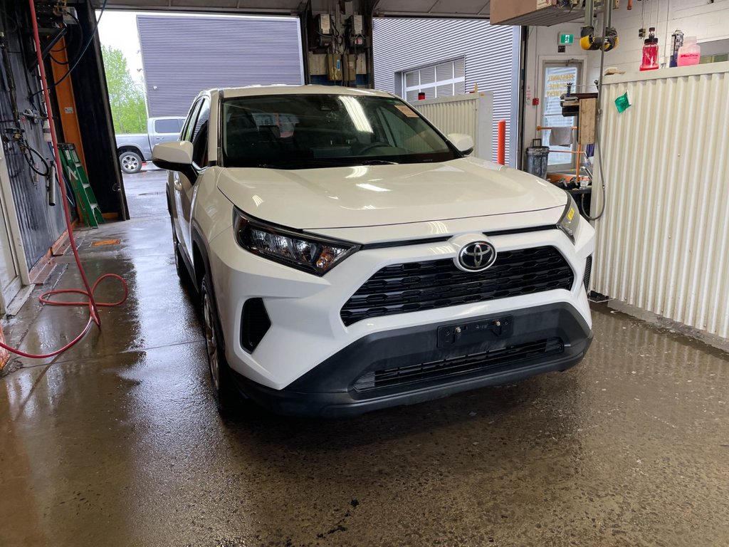 Toyota RAV4  2022 à St-Jérôme, Québec - 9 - w1024h768px