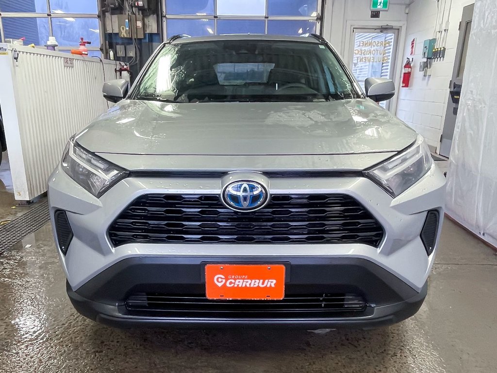 Toyota RAV4  2023 à St-Jérôme, Québec - 5 - w1024h768px