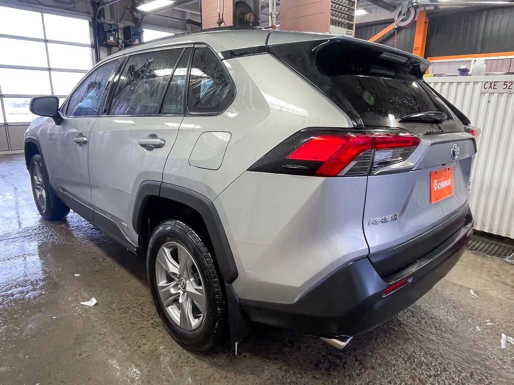 Toyota RAV4  2023 à St-Jérôme, Québec - 6 - w1024h768px