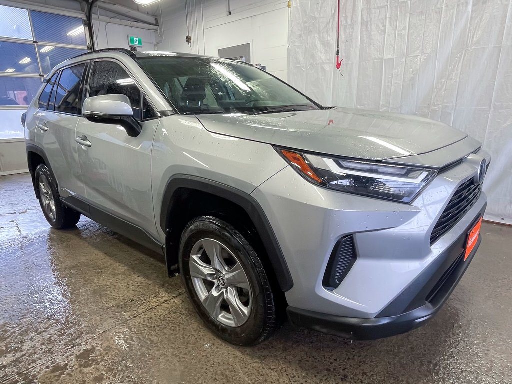 Toyota RAV4  2023 à St-Jérôme, Québec - 10 - w1024h768px