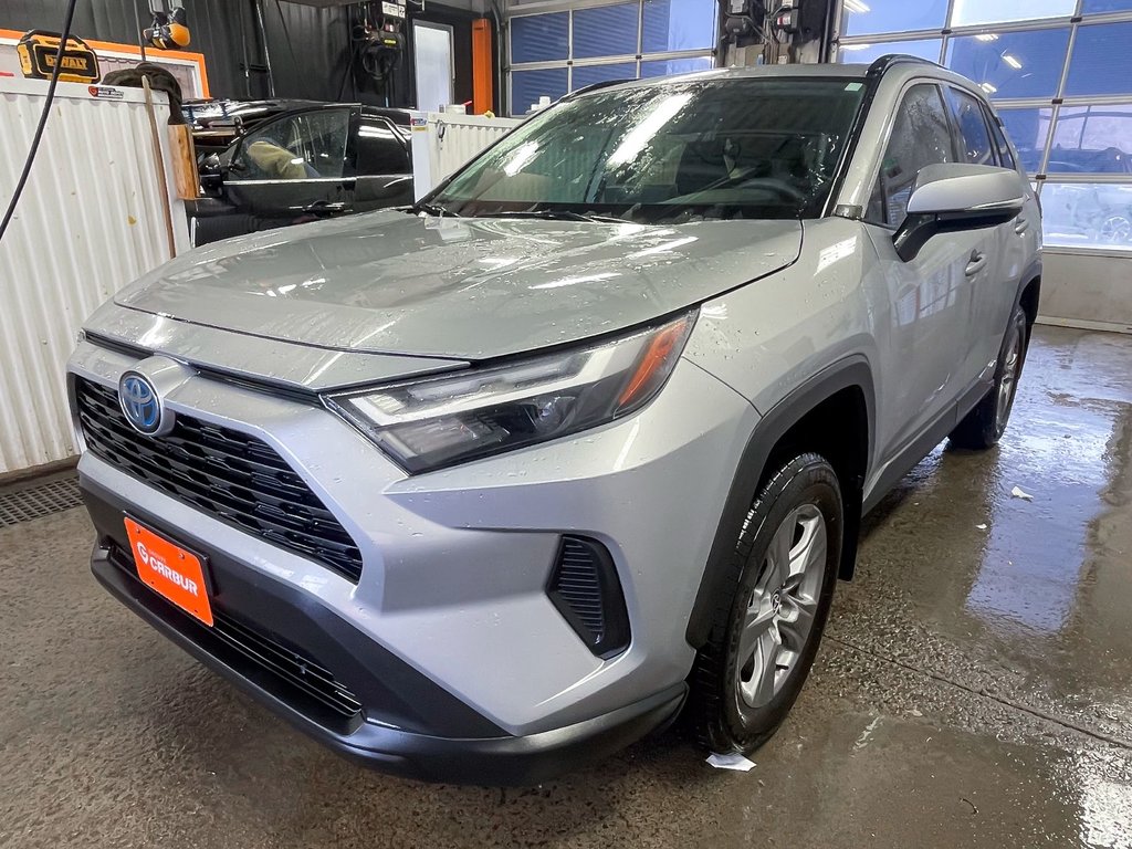 Toyota RAV4  2023 à St-Jérôme, Québec - 1 - w1024h768px