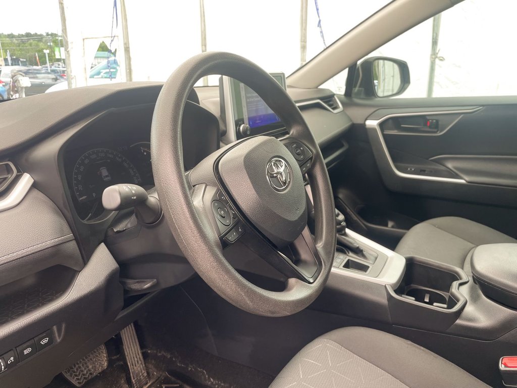 2023 Toyota RAV4 in St-Jérôme, Quebec - 3 - w1024h768px