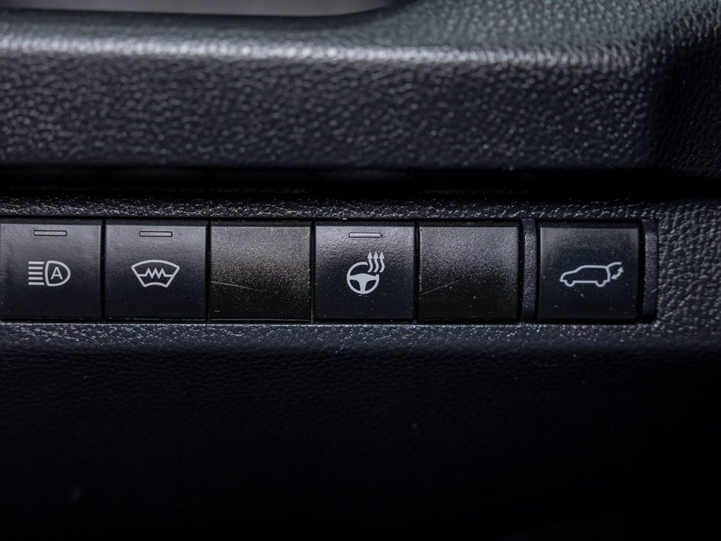 2023 Toyota RAV4 in St-Jérôme, Quebec - 22 - w1024h768px