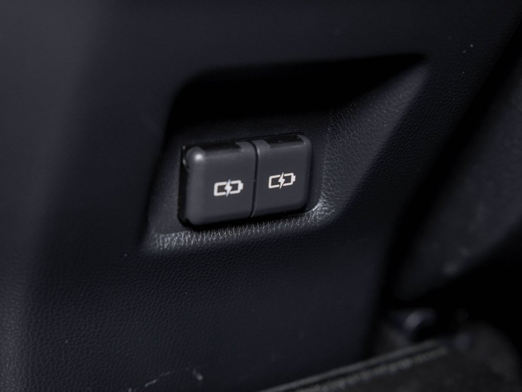 2023 Toyota RAV4 in St-Jérôme, Quebec - 32 - w1024h768px