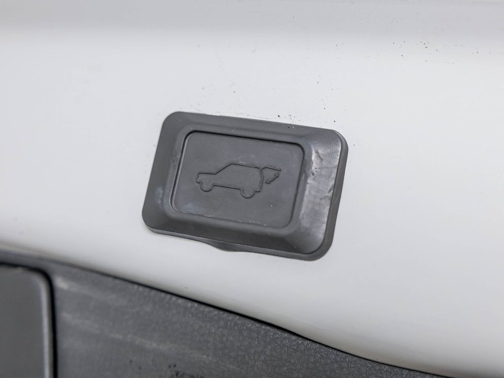 2023 Toyota RAV4 in St-Jérôme, Quebec - 35 - w1024h768px