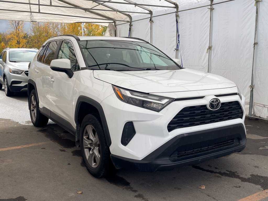 Toyota RAV4  2023 à St-Jérôme, Québec - 10 - w1024h768px
