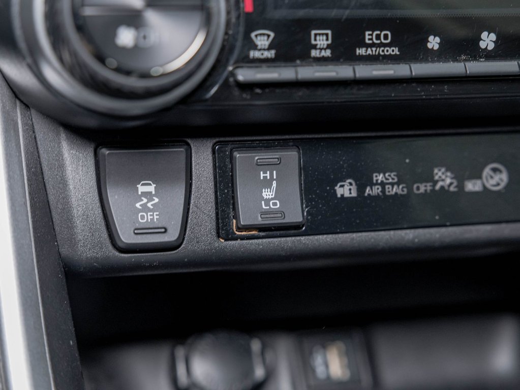 2024 Toyota RAV4 in St-Jérôme, Quebec - 17 - w1024h768px