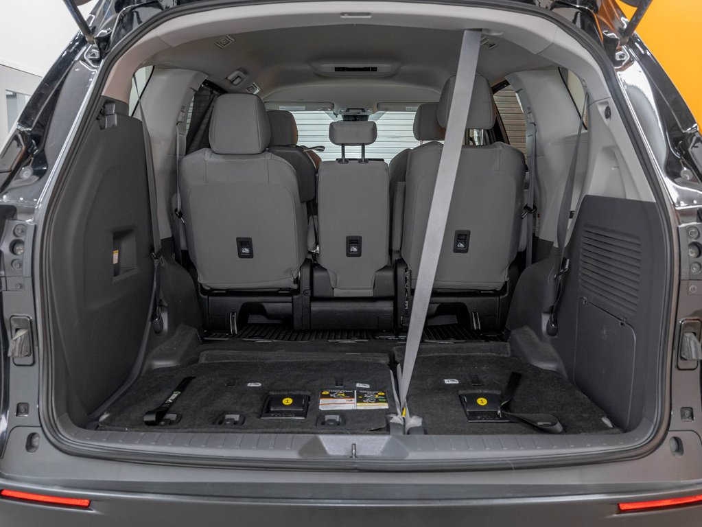 2022 Toyota Sienna in St-Jérôme, Quebec - 31 - w1024h768px