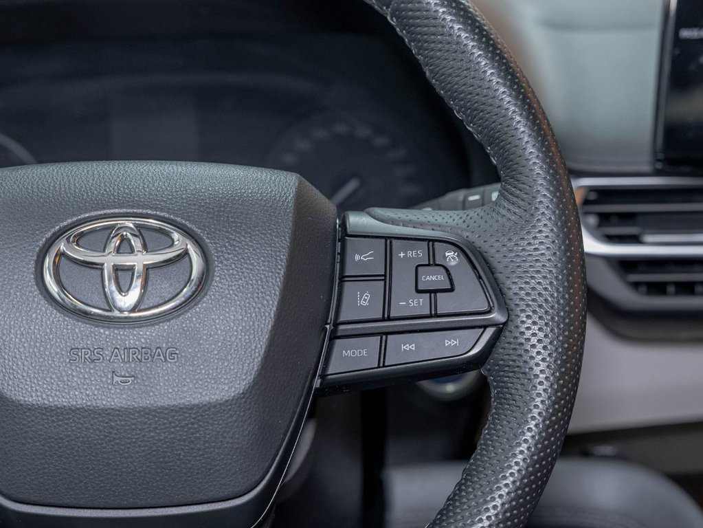 2022 Toyota Sienna in St-Jérôme, Quebec - 15 - w1024h768px
