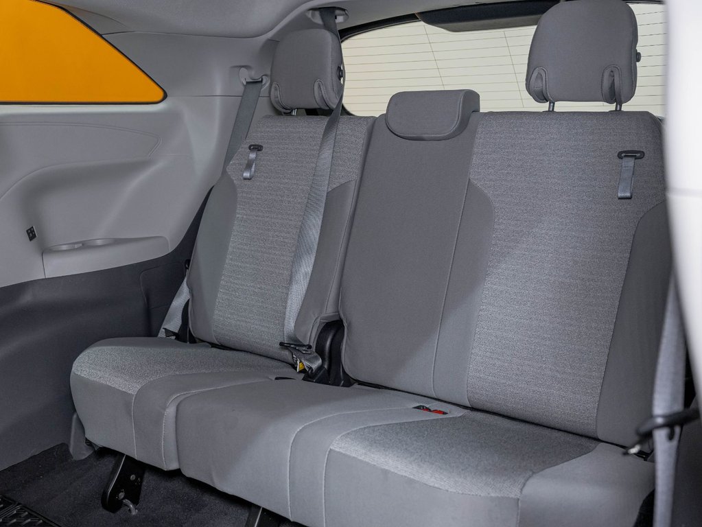 2022 Toyota Sienna in St-Jérôme, Quebec - 29 - w1024h768px