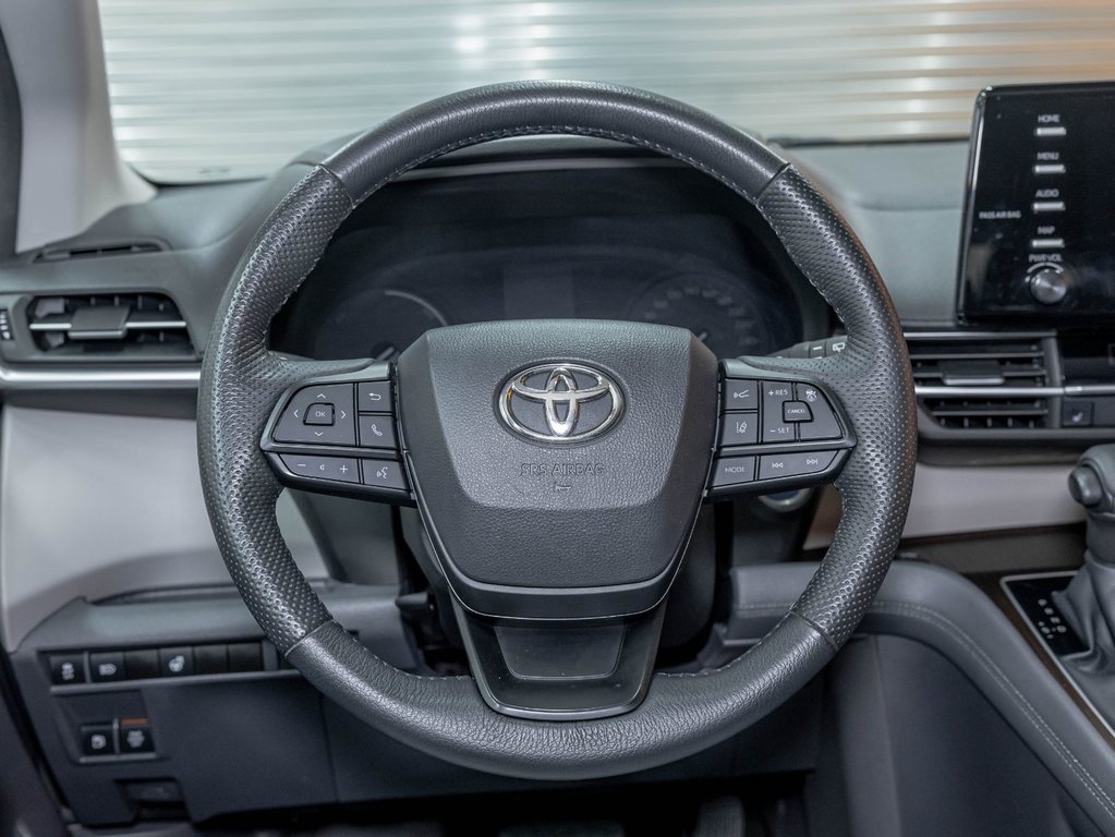 2022 Toyota Sienna in St-Jérôme, Quebec - 12 - w1024h768px