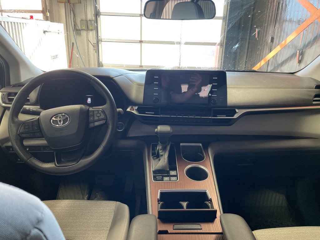 Toyota Sienna  2022 à St-Jérôme, Québec - 10 - w1024h768px