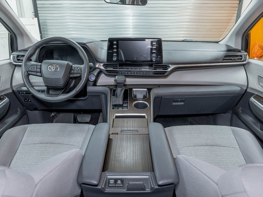 2022 Toyota Sienna in St-Jérôme, Quebec - 11 - w1024h768px