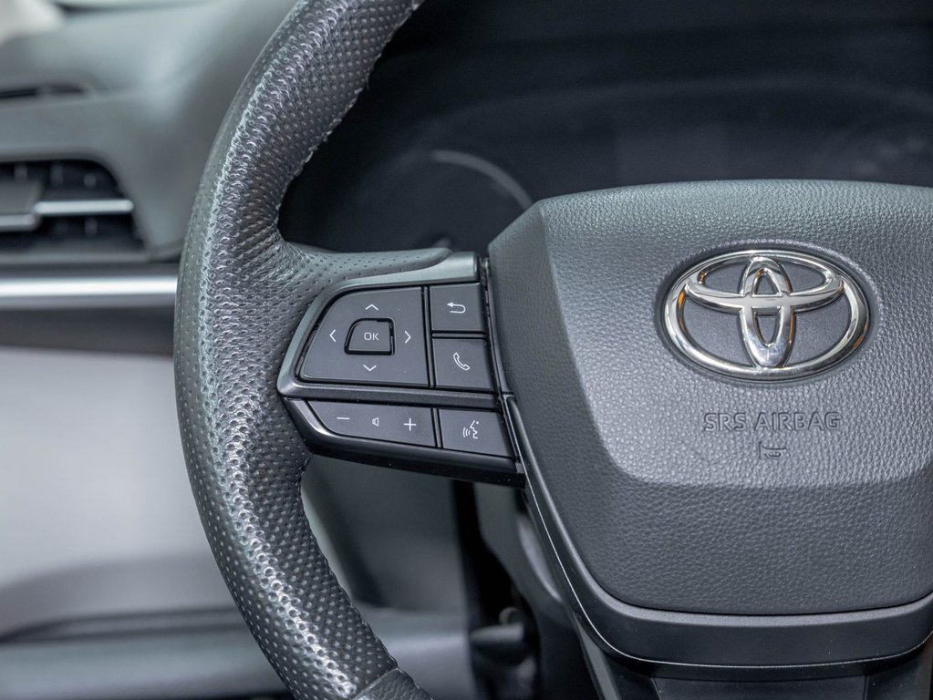 2022 Toyota Sienna in St-Jérôme, Quebec - 14 - w1024h768px