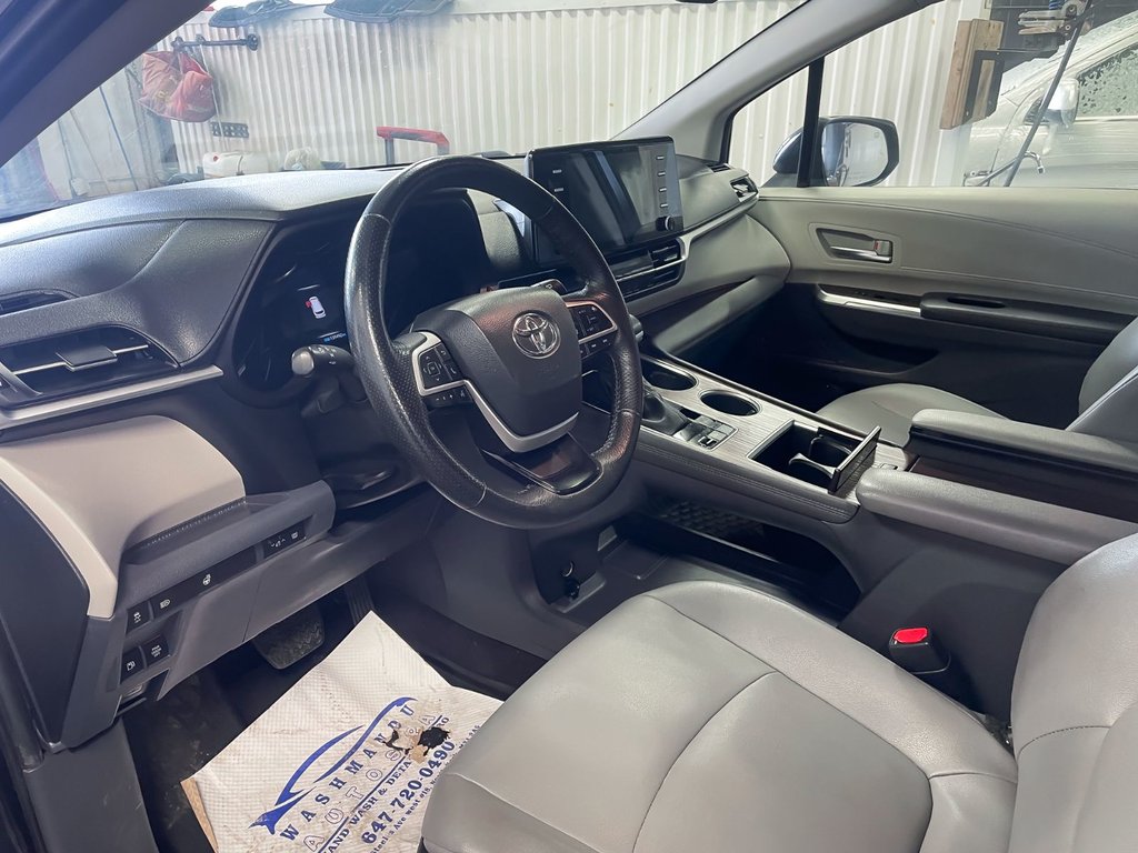 Toyota Sienna  2023 à St-Jérôme, Québec - 4 - w1024h768px