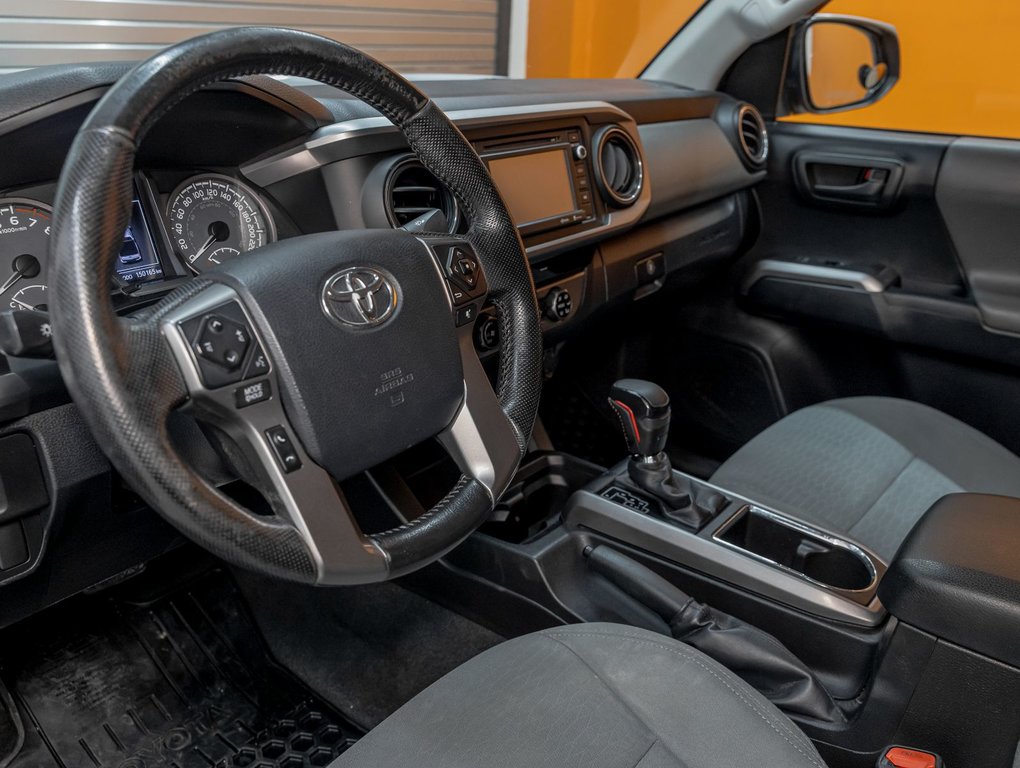 2016 Toyota Tacoma in St-Jérôme, Quebec - 2 - w1024h768px