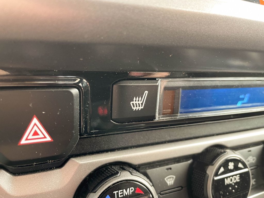 2017 Toyota Tacoma in St-Jérôme, Quebec - 13 - w1024h768px