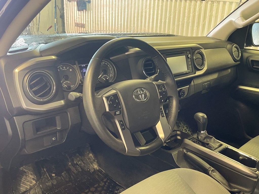 2018 Toyota Tacoma in St-Jérôme, Quebec - 3 - w1024h768px