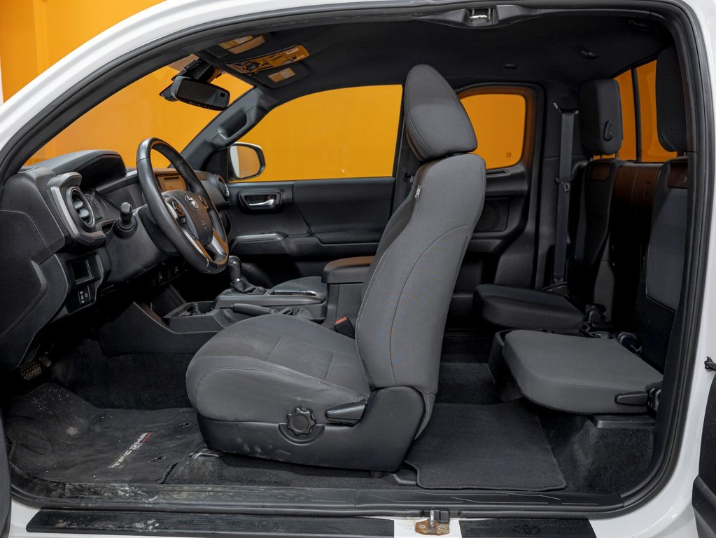2018 Toyota Tacoma in St-Jérôme, Quebec - 17 - w1024h768px