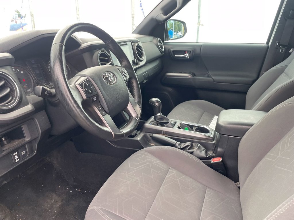 Toyota Tacoma  2018 à St-Jérôme, Québec - 3 - w1024h768px