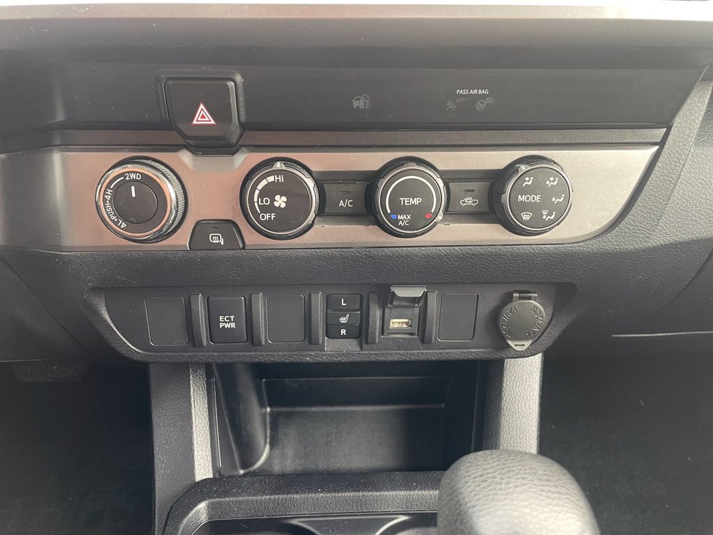 2020 Toyota Tacoma in St-Jérôme, Quebec - 10 - w1024h768px