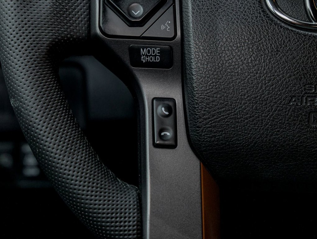 2022 Toyota Tacoma in St-Jérôme, Quebec - 27 - w1024h768px