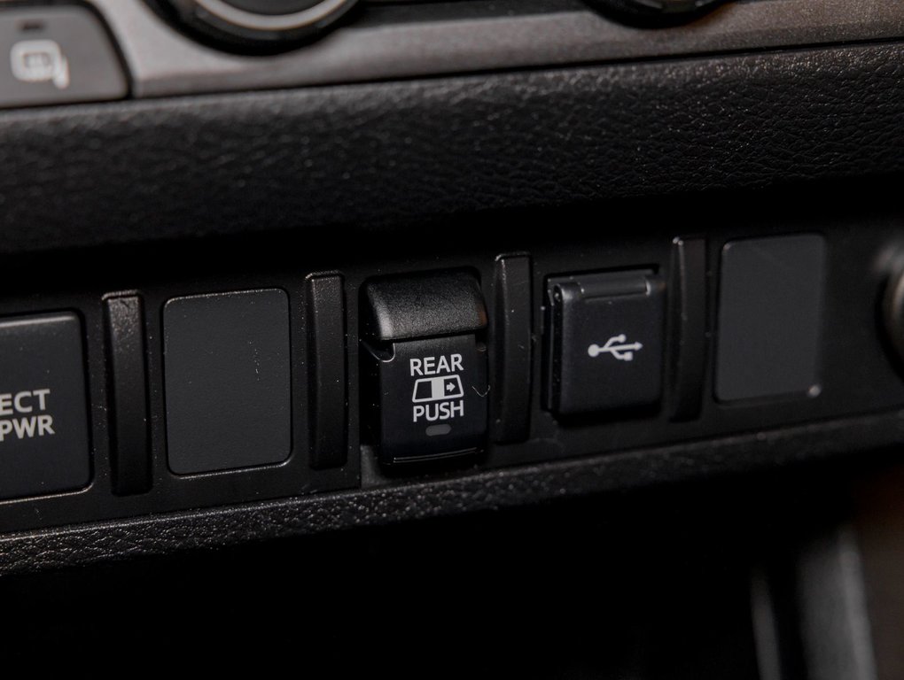 2022 Toyota Tacoma in St-Jérôme, Quebec - 28 - w1024h768px