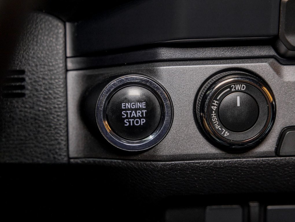 2022 Toyota Tacoma in St-Jérôme, Quebec - 23 - w1024h768px