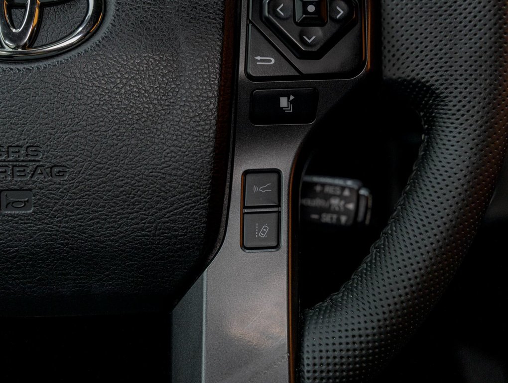 2022 Toyota Tacoma in St-Jérôme, Quebec - 26 - w1024h768px